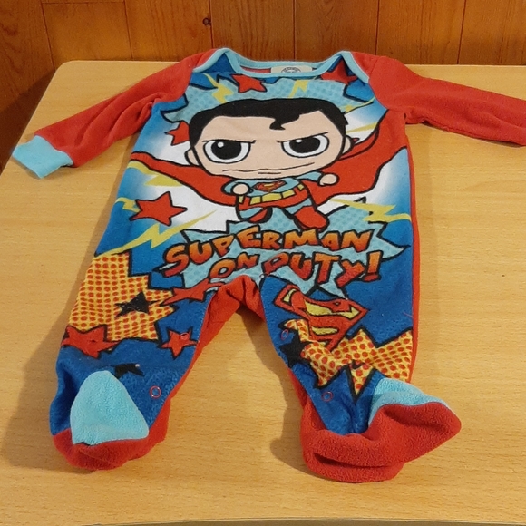 💜4/$20💜 Superman Fleece Sleeper - Picture 1 of 6